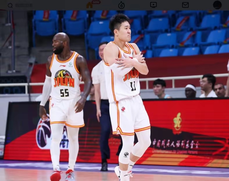 包含辽宁主场大胜深圳，稳固季后赛席位的词条