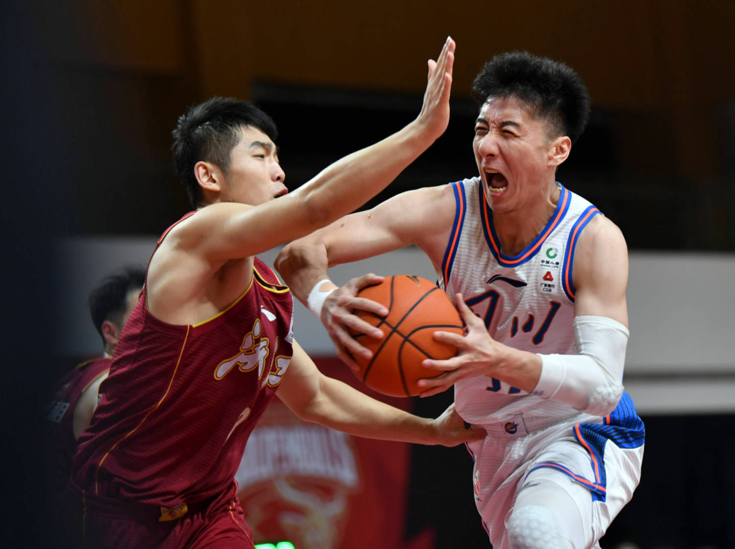 吉林男篮击败四川男篮，结束两连败